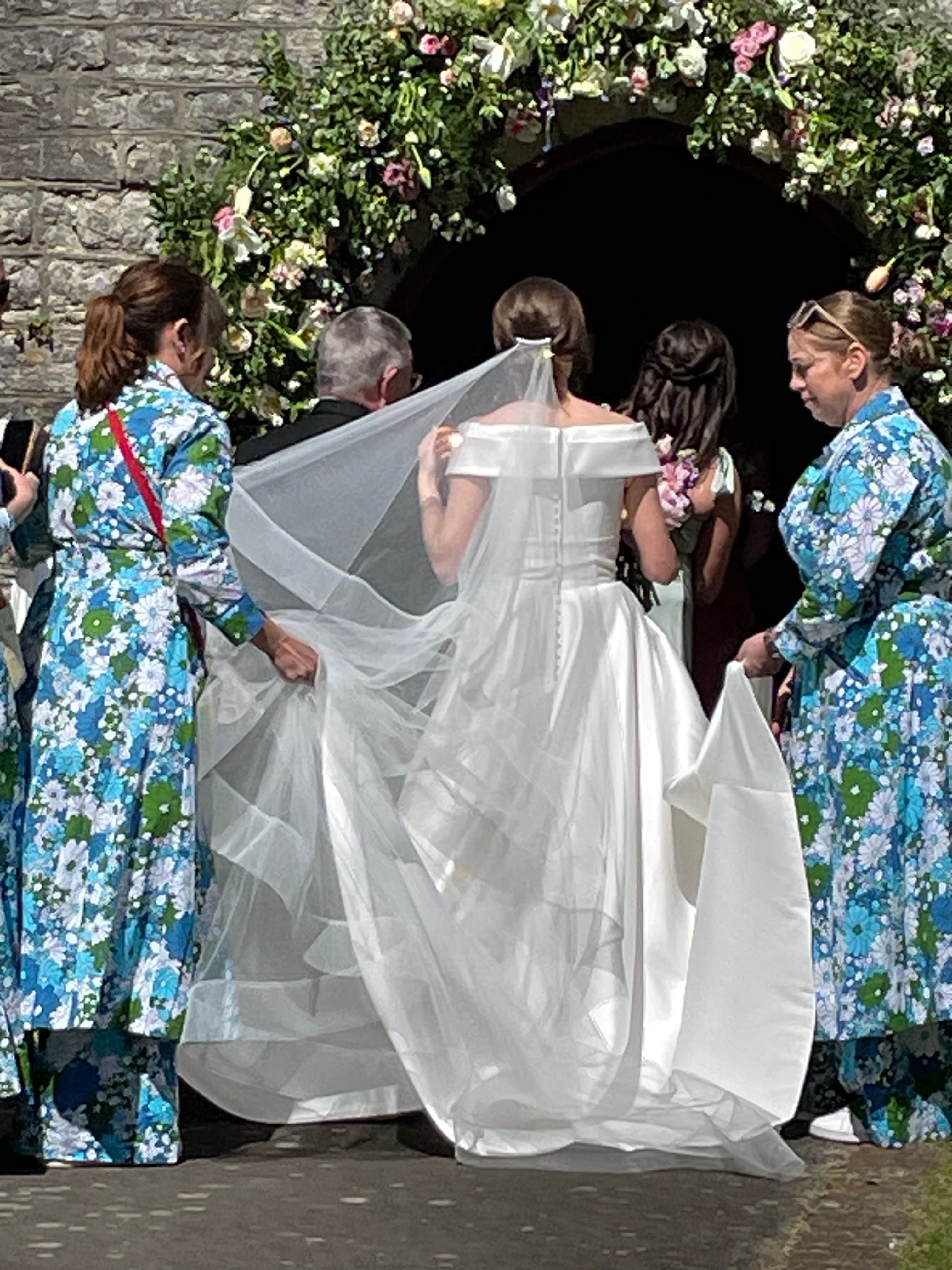 A bride arriving at St Nicholas Church